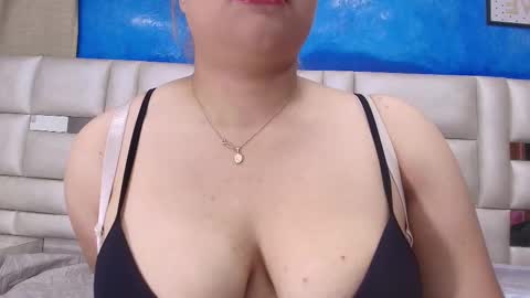 Snapshot of gabriela_leone chatting on March 4, 7:11 pm gabriela online show from March 4, 7:11 pm