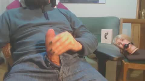 Snapshot of gag0nmyc0ck chatting on December 20, 1:14 am your master online show from December 20, 1:14 am
