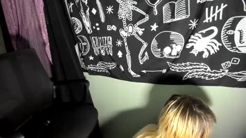 Snapshot of galaxxyrose chatting on September 20, 8:01 pm GalaxxyRose online show from September 20, 8:01 pm