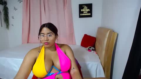 Snapshot of galdot_sex chatting on February 19, 2:01 am Galdo online show from February 19, 2:01 am