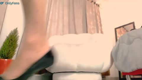 Isabela online show from March 10, 7:55 am