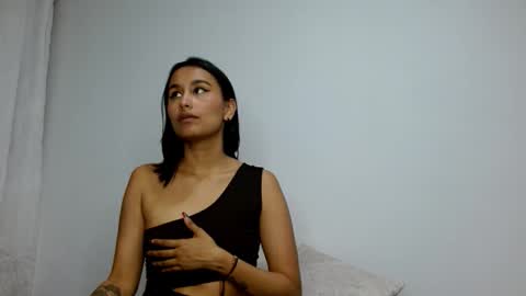 Gia Lee online show from September 23, 6:29 am