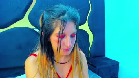 GiaRoussel online show from February 5, 4:47 pm