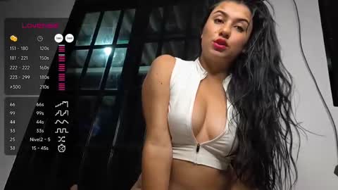 Gigi online show from December 18, 2:32 am
