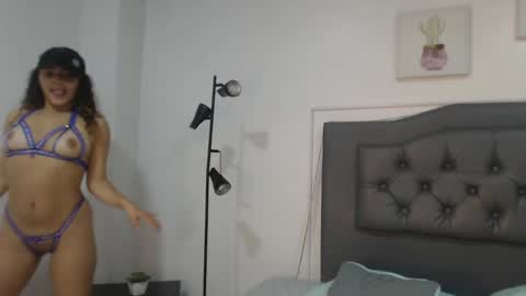 Snapshot of giia_moroe chatting on September 11, 5:14 pm Giia online show from September 11, 5:14 pm