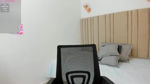 Snapshot of giiiia_ chatting on September 10, 1:39 am giiiia_ online show from September 10, 1:39 am