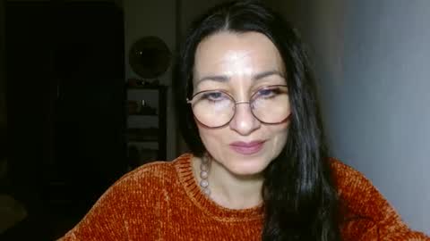 GinaONeon online show from January 4, 8:27 pm