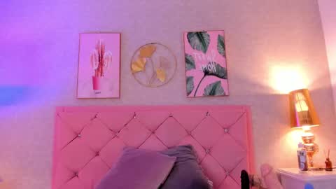 Snapshot of ginger_violetta chatting on February 19, 9:14 pm Ginger online show from February 19, 9:14 pm