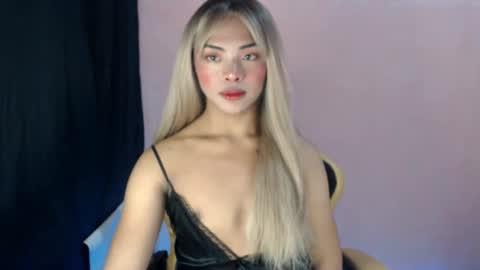 Snapshot of girlcock_dominantfucker chatting on March 3, 1:10 am queen ronna online show from March 3, 1:10 am