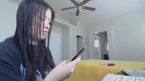 Jasmine online show from February 4, 6:27 pm