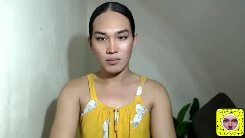 Snapshot of girlthatuneedxxx chatting on December 3, 1:38 pm Rhaine online show from December 3, 1:38 pm