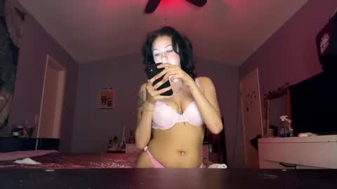 glitterglitterxo online show from September 14, 6:26 am