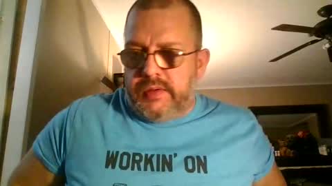 Snapshot of gobey33 chatting on September 10, 12:11 am IDKIDCIDGAF online show from September 10, 12:11 am