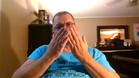 Snapshot of gobey33 chatting on September 17, 4:38 am IDKIDCIDGAF online show from September 17, 4:38 am