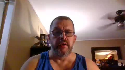 Snapshot of gobey33 chatting on September 14, 1:19 am IDKIDCIDGAF online show from September 14, 1:19 am