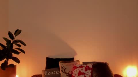 Snapshot of goddes_helena chatting on December 27, 2:36 am Elena online show from December 27, 2:36 am