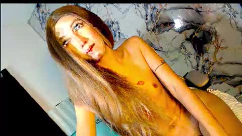Snapshot of goddess_of_sex18 chatting on September 11, 10:49 am mocha online show from September 11, 10:49 am