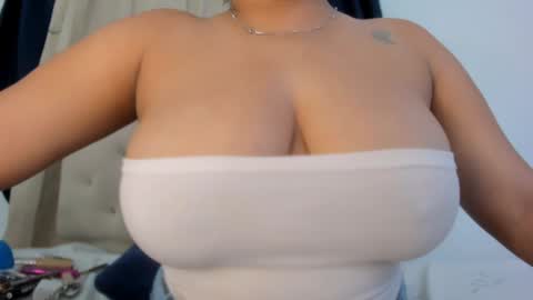 CHANELL online show from February 6, 1:49 am