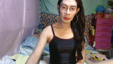 Snapshot of goddesssonyaxxx chatting on January 2, 4:09 am KENNY DOLL online show from January 2, 4:09 am