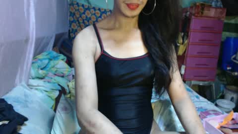 Snapshot of goddesssonyaxxx chatting on March 2, 7:43 am KENNY DOLL online show from March 2, 7:43 am