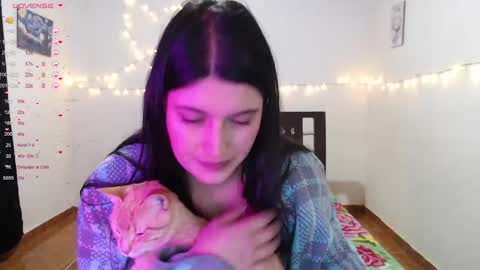 Snapshot of goldencandycotton chatting on February 14, 8:42 am goldencandycotton online show from February 14, 8:42 am