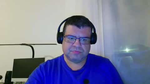 gomezgonz5 online show from September 19, 9:51 pm