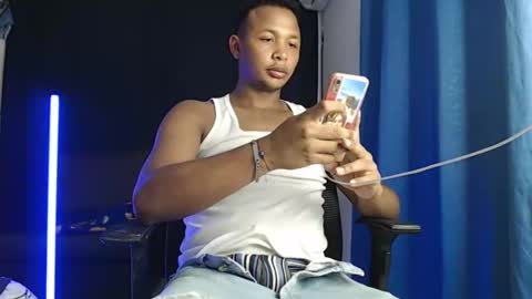 Snapshot of goos_cum chatting on February 2, 5:21 am Goos online show from February 2, 5:21 am