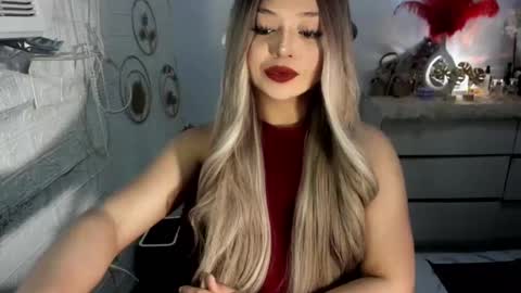 Snapshot of gorgeousamandarose chatting on March 10, 7:11 am Amanda rose online show from March 10, 7:11 am