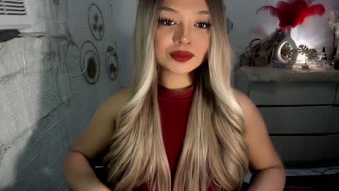 Snapshot of gorgeousamandarose chatting on March 5, 8:00 am Amanda rose online show from March 5, 8:00 am
