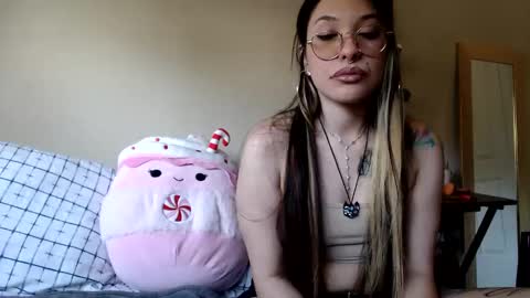 Snapshot of gothbaby305 chatting on February 6, 10:10 pm gothbaby305 online show from February 6, 10:10 pm
