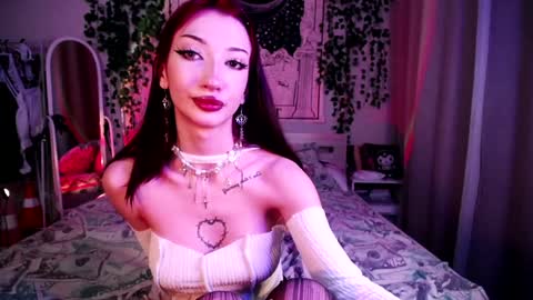 Snapshot of gothdesss chatting on January 23, 1:30 am online show from January 23, 1:30 am