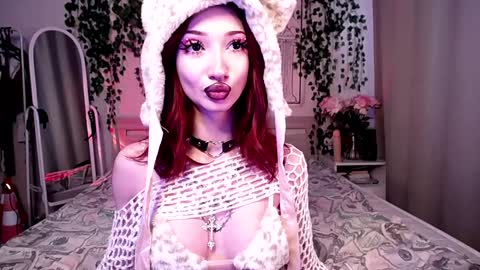 Snapshot of gothdesss chatting on December 16, 8:41 am online show from December 16, 8:41 am