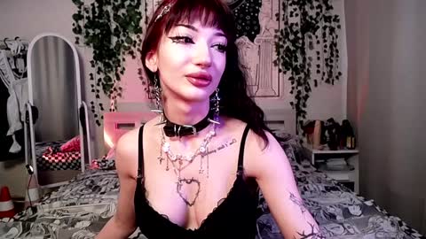 Snapshot of gothdesss chatting on January 12, 7:32 am online show from January 12, 7:32 am
