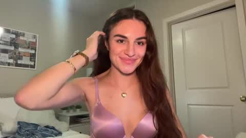 Snapshot of graciesmith27 chatting on December 4, 4:04 am Gracie Smith online show from December 4, 4:04 am
