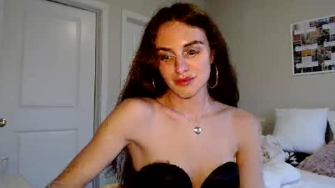 Snapshot of graciesmith27 chatting on February 3, 11:36 pm Gracie Smith online show from February 3, 11:36 pm