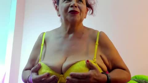 Mi Name is violeta  online show from January 9, 1:39 am