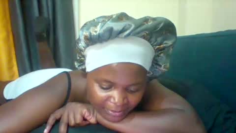 Snapshot of grannylover_ chatting on February 9, 6:16 pm grannylover_ online show from February 9, 6:16 pm