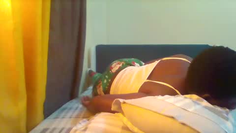 Snapshot of grannylover_ chatting on February 20, 12:36 pm grannylover_ online show from February 20, 12:36 pm