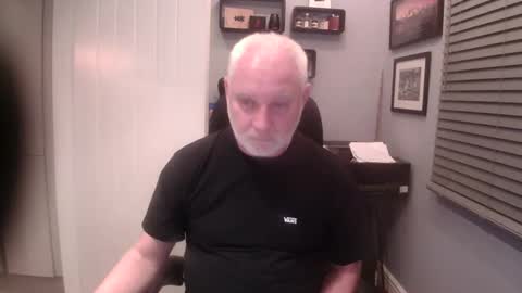 greyfox_6000 online show from January 27, 9:11 pm