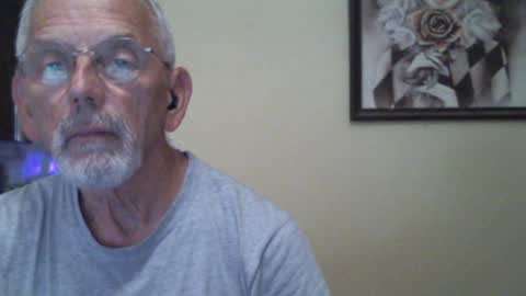 Snapshot of gulfcoast1952 chatting on December 16, 7:43 pm Roy online show from December 16, 7:43 pm