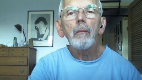 Snapshot of gulfcoast1952 chatting on December 21, 2:25 pm Roy online show from December 21, 2:25 pm