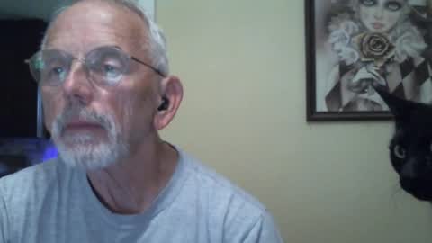 Snapshot of gulfcoast1952 chatting on December 2, 1:41 pm Roy online show from December 2, 1:41 pm