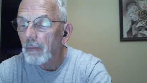 Snapshot of gulfcoast1952 chatting on January 21, 12:18 pm Roy online show from January 21, 12:18 pm