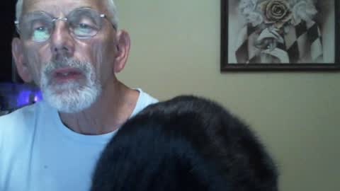 Snapshot of gulfcoast1952 chatting on January 2, 9:28 pm Roy online show from January 2, 9:28 pm