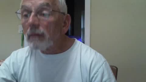 Snapshot of gulfcoast1952 chatting on February 16, 11:59 pm Roy online show from February 16, 11:59 pm