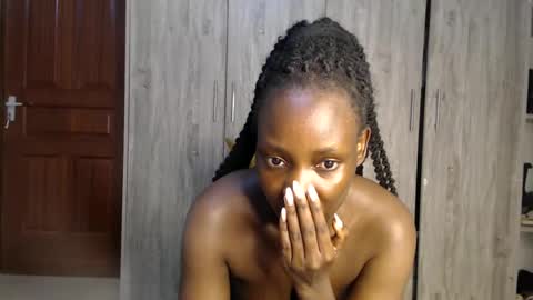 Snapshot of gulpess chatting on December 7, 11:18 pm Miss Incredible online show from December 7, 11:18 pm