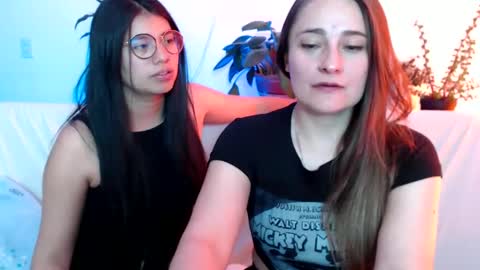 Vane blonde and Hazell black hair online show from February 5, 8:14 pm