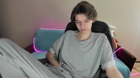guy_liam1 online show from February 2, 8:56 am