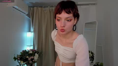 hairy_queeen online show from September 18, 9:24 am