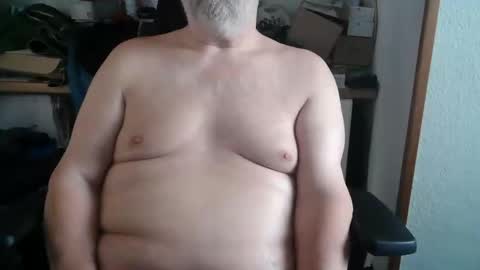 Snapshot of hairyarmpit_lover_1970 chatting on September 19, 8:07 am hairyarmpit_lover_1970 online show from September 19, 8:07 am
